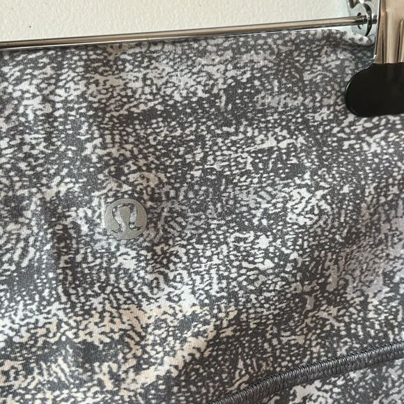 Lululemon Women 4 Wunder Under High-rise Gray/Black Heather Capri - Picture 4 of 6